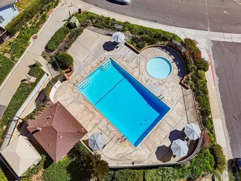 Exterior - 321 Skyridge Ln, Escondido, CA 92026 photo 6 of 8