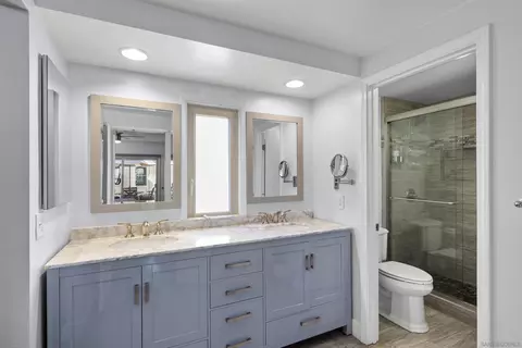 Bath - 17415 Port Marnock Dr, Poway, CA 92064 photo 1 of 4