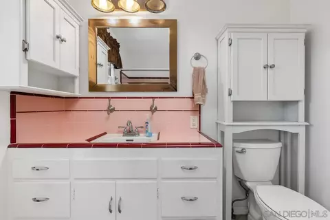 Bath - 1890 Calmin Dr, Fallbrook, CA 92028 photo 3 of 3