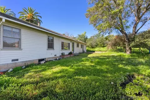 Exterior - 1890 Calmin Dr, Fallbrook, CA 92028 photo 4 of 11