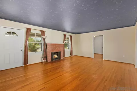Living - 1890 Calmin Dr, Fallbrook, CA 92028 photo 2 of 5