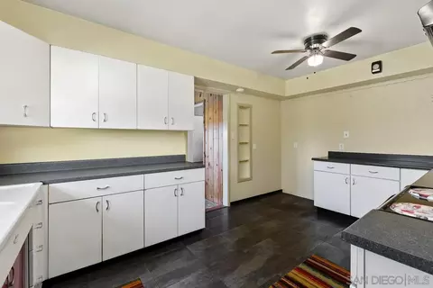 Kitchen - 1890 Calmin Dr, Fallbrook, CA 92028 photo 5 of 6