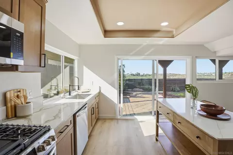 589 E J St, Chula Vista, CA 91910 photo 9