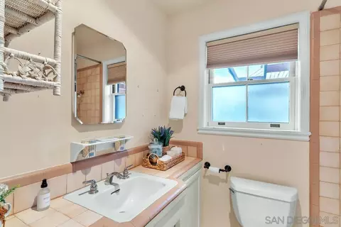 Bath - 431 H Ave, Coronado, CA 92118 photo 2 of 3