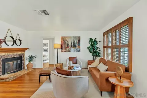 Living - 431 H Ave, Coronado, CA 92118 photo 2 of 3