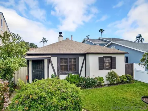 Exterior - 431 H Ave, Coronado, CA 92118 photo 2 of 11