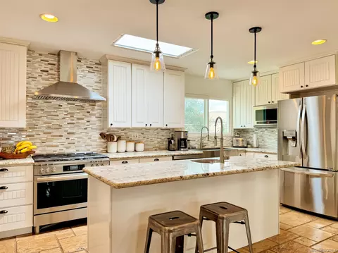 3044 Meadow Grove Dr, San Diego, CA 92110