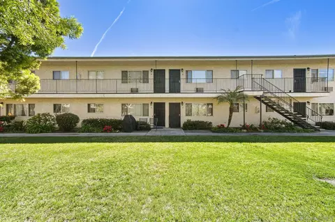 Exterior - 403 Emerald Ave #8, El Cajon, CA 92020 photo 1 of 8