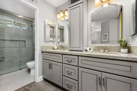 Bath - 5259 Hubbert St, Oceanside, CA 92056 photo 1 of 5