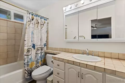 Bath - 1452 N Fig St, Escondido, CA 92026 photo 2 of 3