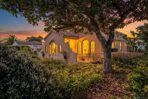 3714 Nimitz Blvd, San Diego, CA 92107