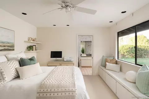 Bedroom - 15943 Ranch Hollow Rd, Poway, CA 92064 photo 5 of 5