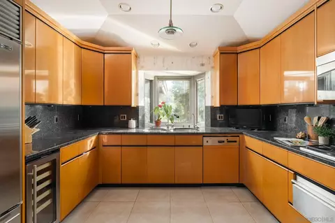 Kitchen - 15943 Ranch Hollow Rd, Poway, CA 92064 photo 2 of 3