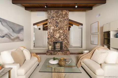 Living - 15943 Ranch Hollow Rd, Poway, CA 92064 photo 2 of 6