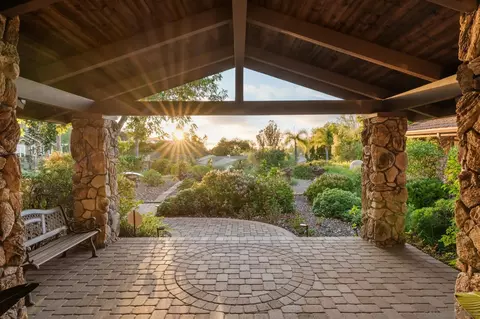 Exterior - 15943 Ranch Hollow Rd, Poway, CA 92064 photo 2 of 4