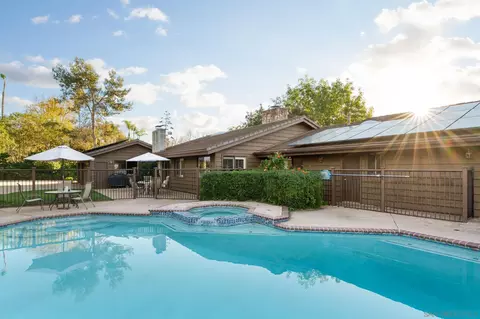 Exterior - 15943 Ranch Hollow Rd, Poway, CA 92064 photo 4 of 4