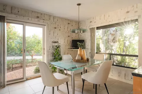 Dining - 15943 Ranch Hollow Rd, Poway, CA 92064 photo 4 of 4