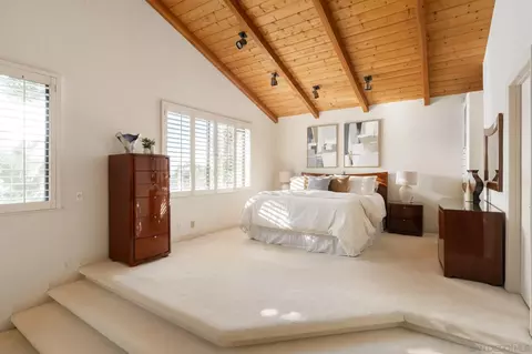 Bedroom - 15943 Ranch Hollow Rd, Poway, CA 92064 photo 4 of 5