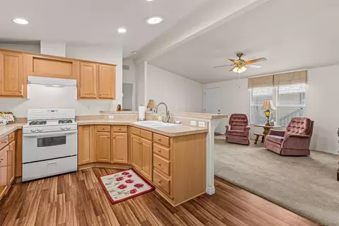 Kitchen - 14089 Pomegranate Ave #214, Poway, CA 92064 photo 2 of 2