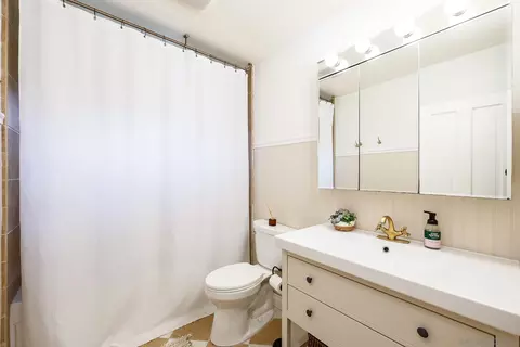 Bath - 8845 Greenview Pl, Spring Valley, CA 91977 photo 1 of 1