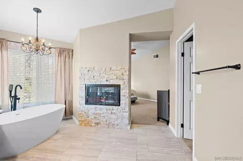 Bath - 45632 Corte Lobos, Temecula, CA 92592 photo 4 of 5