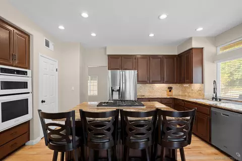 Kitchen - 45632 Corte Lobos, Temecula, CA 92592 photo 4 of 4
