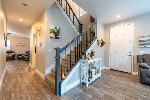 Entry Way - 226 Quail Run Dr, El Centro, CA 92243 photo 2 of 4