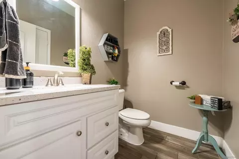 Bath - 226 Quail Run Dr, El Centro, CA 92243 photo 1 of 4