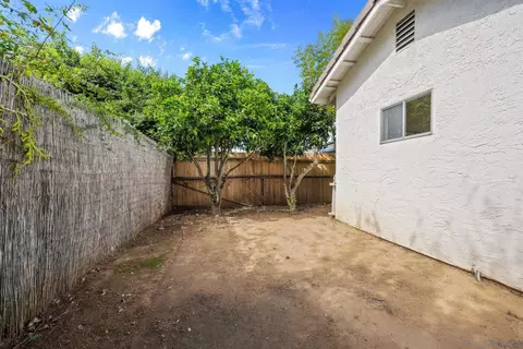 Exterior - 741 Rossiter Ln, Fallbrook, CA 92028 photo 5 of 11