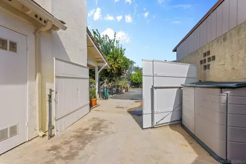 Exterior - 741 Rossiter Ln, Fallbrook, CA 92028 photo 8 of 11