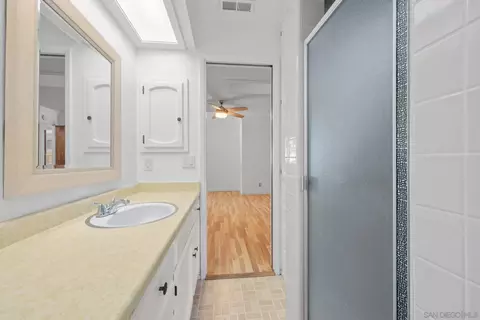 Bath - 741 Rossiter Ln, Fallbrook, CA 92028 photo 6 of 6