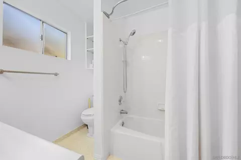 Bath - 741 Rossiter Ln, Fallbrook, CA 92028 photo 3 of 6
