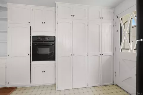 Kitchen - 741 Rossiter Ln, Fallbrook, CA 92028 photo 2 of 5
