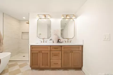 Bath - 14334 Sandown Ct, Poway, CA 92064 photo 3 of 7