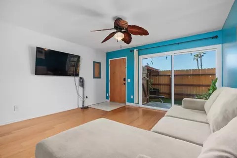 Living - 407 Requeza St #E9, Encinitas, CA 92024 photo 2 of 5
