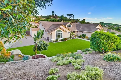 Exterior - 320 Jonah Rd, Escondido, CA 92027 photo 12 of 29