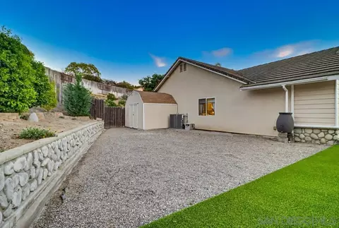 Exterior - 320 Jonah Rd, Escondido, CA 92027 photo 28 of 29