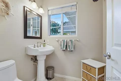 Bath - 320 Jonah Rd, Escondido, CA 92027 photo 1 of 6