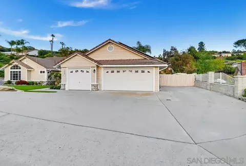 Exterior - 320 Jonah Rd, Escondido, CA 92027 photo 13 of 29
