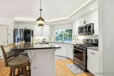 Kitchen - 320 Jonah Rd, Escondido, CA 92027 photo 3 of 5