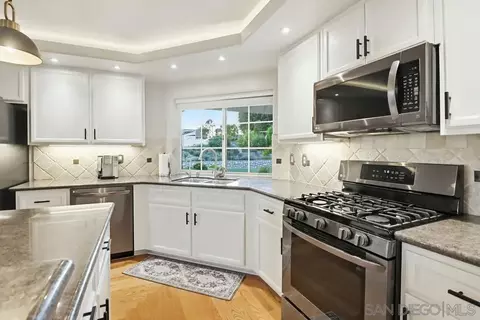 Kitchen - 320 Jonah Rd, Escondido, CA 92027 photo 5 of 5