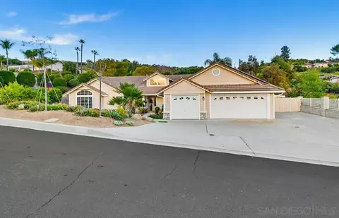 Exterior - 320 Jonah Rd, Escondido, CA 92027 photo 14 of 29