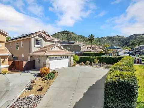 8786 Gracilior Ct, Escondido, CA 92026 photo 2