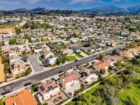 View/Area - 12701 Oak Knoll Rd, Poway, CA 92064 photo 3 of 4
