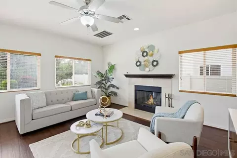 Living - 12701 Oak Knoll Rd, Poway, CA 92064 photo 3 of 4