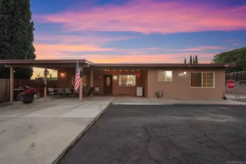 820 Frances Dr, Vista, CA 92084
