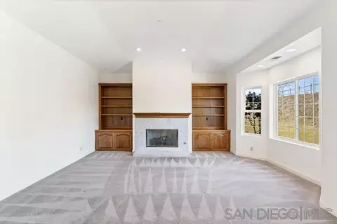 Living - 4417 Fallsbrae Rd, Fallbrook, CA 92028 photo 2 of 8