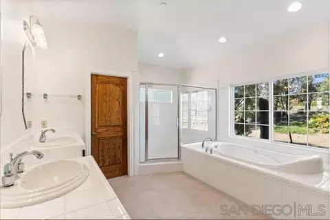 Bath - 4417 Fallsbrae Rd, Fallbrook, CA 92028 photo 1 of 1