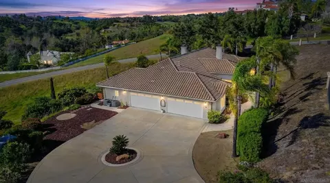 View/Area - 4417 Fallsbrae Rd, Fallbrook, CA 92028 photo 2 of 5
