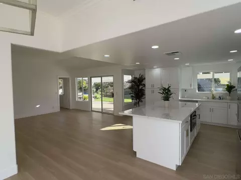 Living - 2227 Mapleleaf Ave, Thousand Oaks, CA 91320 photo 3 of 5